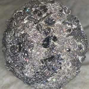 Handmade Gorgeous Brooch Bouquet